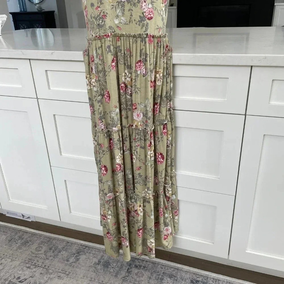 Papillon SS Rayon Spandex Floral Dress w Tiered Design Sage Green Grey Sz S NWT - Picture 3 of 13